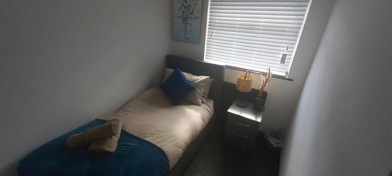 6-Min Walk To New Cross Parking Long Stay Discounts Wolverhampton Kültér fotó