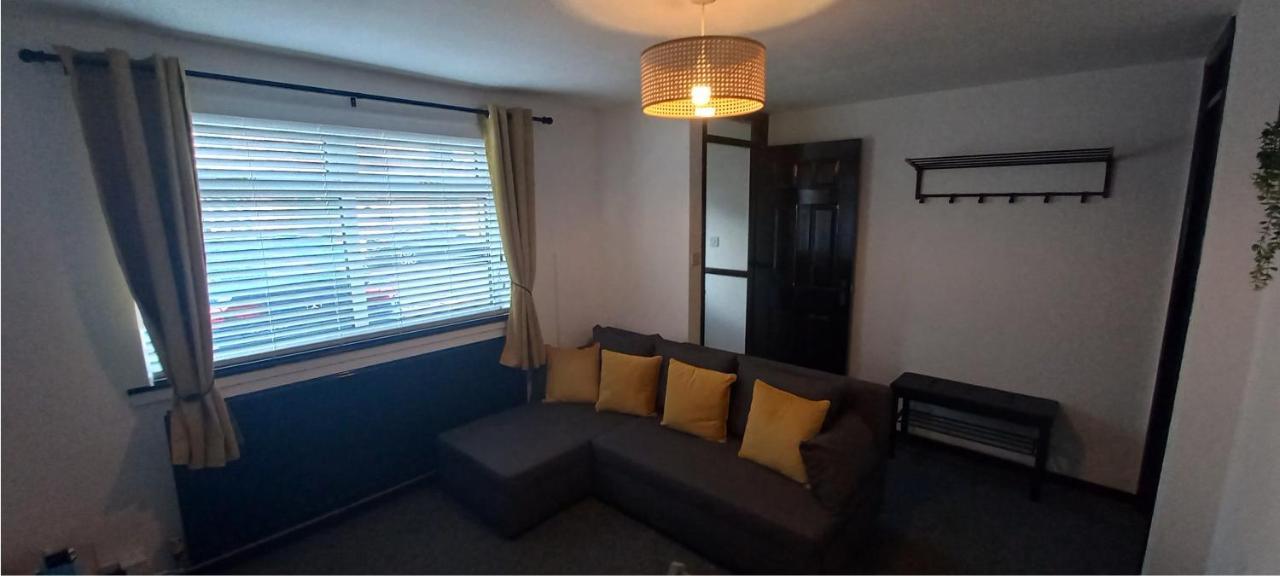 6-Min Walk To New Cross Parking Long Stay Discounts Wolverhampton Kültér fotó