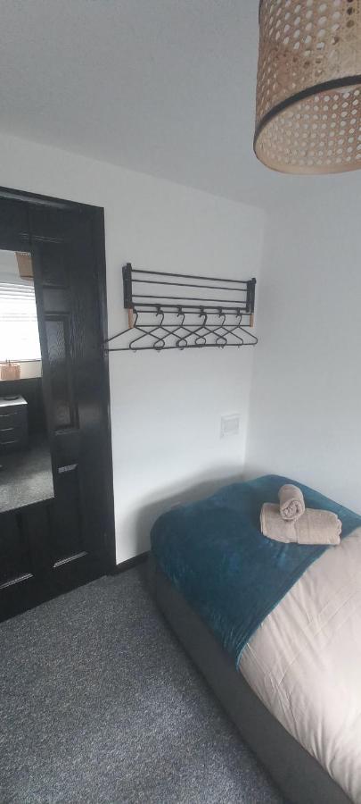6-Min Walk To New Cross Parking Long Stay Discounts Wolverhampton Kültér fotó